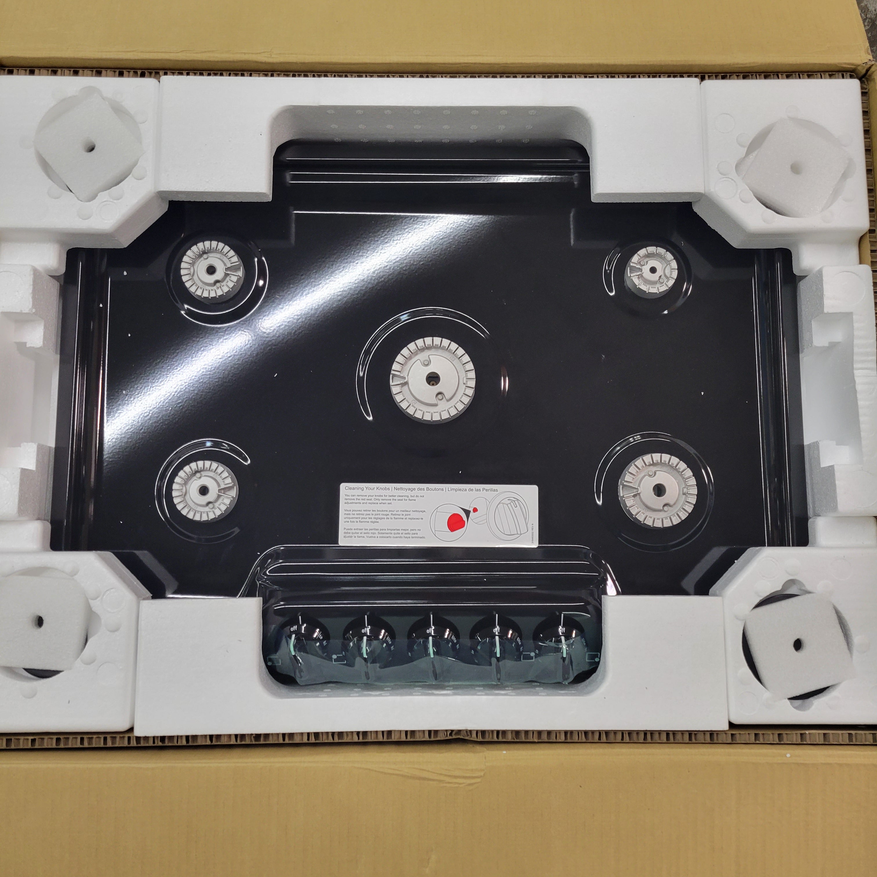 Frigidaire FGGC3047QB Gallery 30'' Gas 5 Burner Cooktop, Black (8053147205870)
